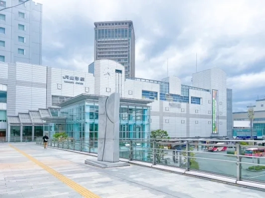 山形駅前のクリニック外観